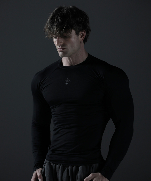 CARMID（カミド）の「シルバー ロゴ コンプレッション 長袖 [ブラック]（Tシャツ/カットソー・メンズ・その他・1/2/3）」の9枚目の写真