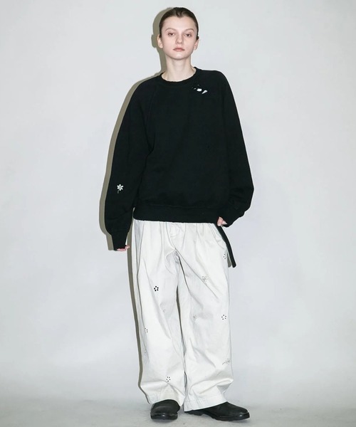 my beautiful landlet（マイビューティフルランドレット）の「【my beautiful landlet】FLOWER PAINT CHINO TUCK WIDE PANTS（チノパンツ・メンズ・ベージュ/オリーブ/アイボリー・2/1/0）」の2枚目の写真