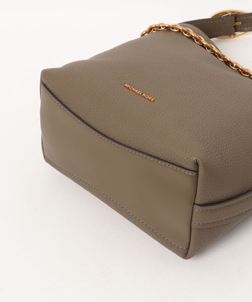 MICHAEL KORS(マイケルコース)の「NOLITA ペブルレザー チェーン バケット トートバッグ スモール(ショルダーバッグ・レディース・グリーン系・FREE)」の3枚目の写真