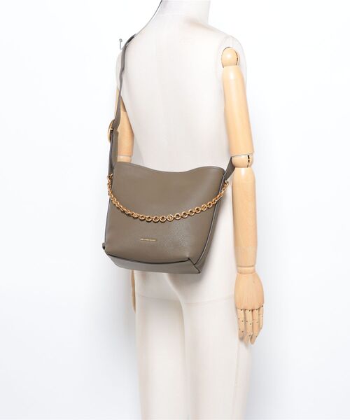 MICHAEL KORS(マイケルコース)の「NOLITA ペブルレザー チェーン バケット トートバッグ スモール(ショルダーバッグ・レディース・グリーン系・FREE)」の5枚目の写真