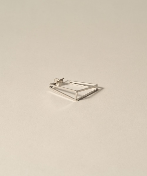 novice（ノーヴィス）の「【novice】Square Line Pierce［Stainless］（ピアス（両耳用）・レディース・シルバー/ゴールド・FREE）」の3枚目の写真