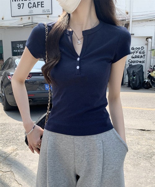 Girly Doll(ガーリードール)の「ヘンリーネックベーシックTシャツ(Tシャツ/カットソー・レディース・グレー/ネイビー/ホワイト・L/M)」の3枚目の写真