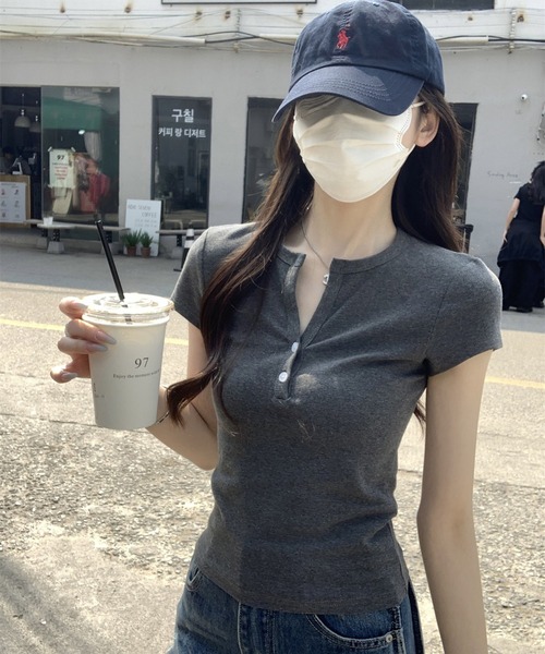 Girly Doll(ガーリードール)の「ヘンリーネックベーシックTシャツ(Tシャツ/カットソー・レディース・グレー/ネイビー/ホワイト・L/M)」の4枚目の写真
