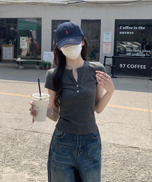 Girly Doll(ガーリードール)の「ヘンリーネックベーシックTシャツ(Tシャツ/カットソー・レディース・グレー/ネイビー/ホワイト・L/M)」の5枚目の写真