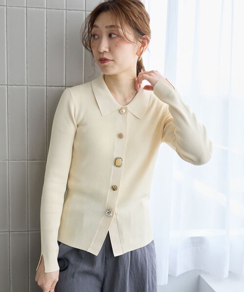 le.coeur blanc(ルクールブラン)の「TORRAZZO DONNA別注ビジュー襟付きリブ(ニット/セーター・レディース・ブラック/グレー/アイボリー・38)」の5枚目の写真