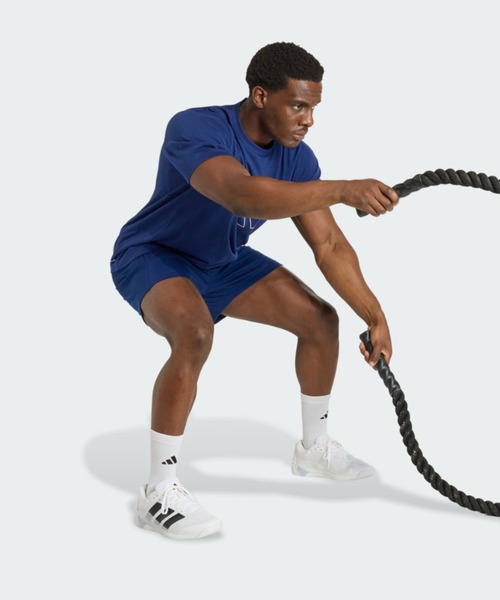 adidas(アディダス)の「ワークアウト エッセンシャルズ フィールレディ ロゴ Tシャツ / アディダス adidas(Tシャツ/カットソー・メンズ・ブルー・XX-LARGE/3XL/LARGE/MEDIUM/SMALL/X-LARGE/X-SMALL)」の4枚目の写真