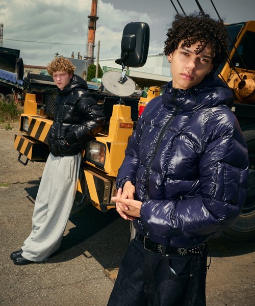 kutir(クティール)の「VOLUME HOOD PUFFER JACKET/ボリュームフードパフジャケット(ブルゾン・メンズ・ブラック/グレイッシュベージュ/カーキ/ネイビー/ライトブルー・MEDIUM/LARGE/X-LARGE/SMALL)」の5枚目の写真