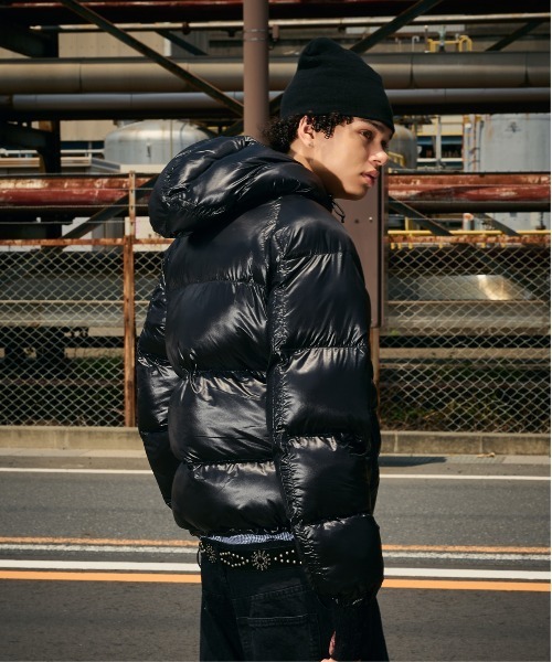 kutir(クティール)の「VOLUME HOOD PUFFER JACKET/ボリュームフードパフジャケット(ブルゾン・メンズ・ブラック/グレイッシュベージュ/カーキ/ネイビー/ライトブルー・MEDIUM/LARGE/X-LARGE/SMALL)」の6枚目の写真