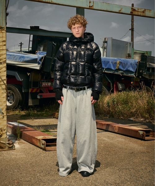 kutir(クティール)の「VOLUME HOOD PUFFER JACKET/ボリュームフードパフジャケット(ブルゾン・メンズ・ブラック/グレイッシュベージュ/カーキ/ネイビー/ライトブルー・MEDIUM/LARGE/X-LARGE/SMALL)」の19枚目の写真