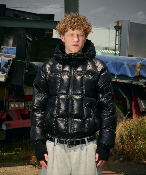 kutir(クティール)の「VOLUME HOOD PUFFER JACKET/ボリュームフードパフジャケット(ブルゾン・メンズ・ブラック/グレイッシュベージュ/カーキ/ネイビー/ライトブルー・MEDIUM/LARGE/X-LARGE/SMALL)」の22枚目の写真