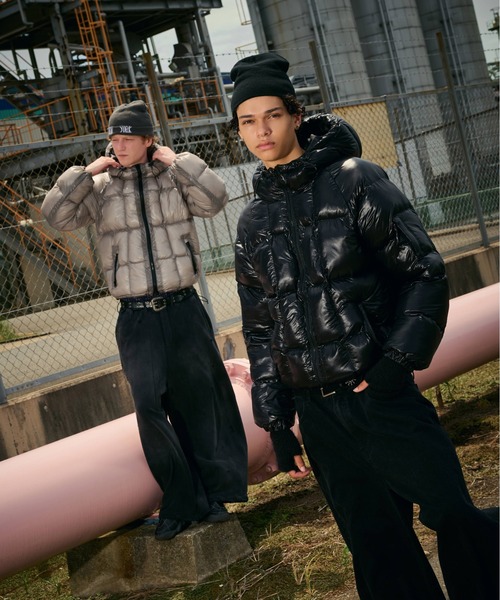 kutir(クティール)の「VOLUME HOOD PUFFER JACKET/ボリュームフードパフジャケット(ブルゾン・メンズ・ブラック/グレイッシュベージュ/カーキ/ネイビー/ライトブルー・MEDIUM/LARGE/X-LARGE/SMALL)」の11枚目の写真