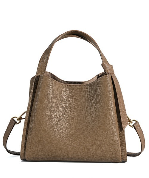 NiiNa(ニーナ)の「【 NiiNa / ニーナ 】高品質牛革2wayソフトバーティカルトートバッグ(トートバッグ・レディース・ブラック/ブラウン・FREE)」の11枚目の写真
