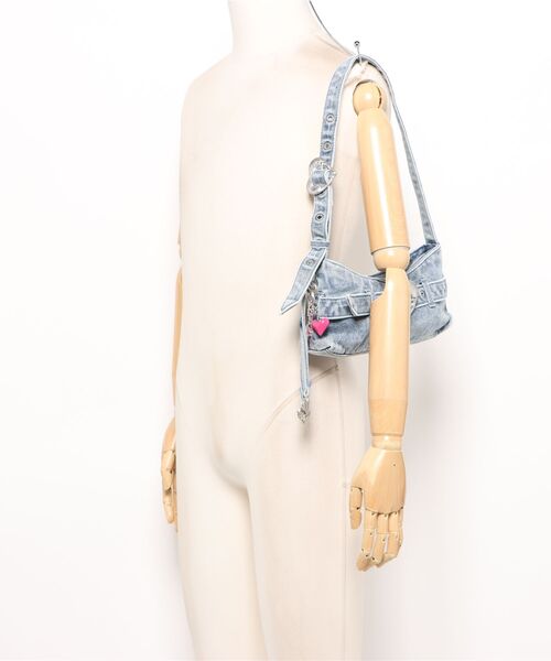 Desigual(デシグアル)の「Heart buckle denim shoulder bag / ハートバックルデニムショルダーバッグ(ショルダーバッグ・レディース・ブラック・FREE)」の8枚目の写真