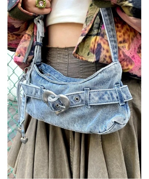 Desigual(デシグアル)の「Heart buckle denim shoulder bag / ハートバックルデニムショルダーバッグ(ショルダーバッグ・レディース・ブラック・FREE)」の1枚目の写真