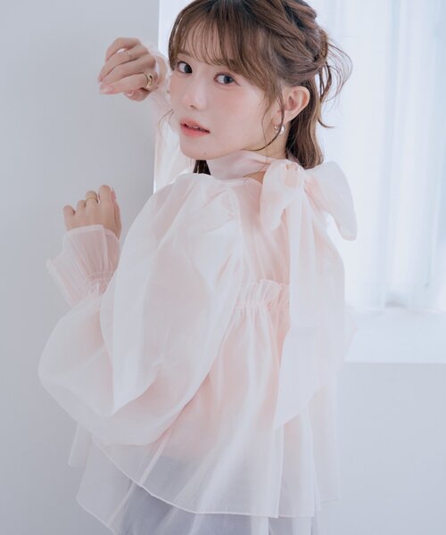 Chico（チコ）の「【SALON by Chico】バックリボンオーガンジーパフブラウス（シャツ/ブラウス・レディース・ピンク/アイボリー/ブラック・FREE）」の3枚目の写真