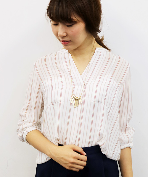 N.(N. Natural Beauty Basic)(エヌエヌナチュラルビューティーベーシック)の「ビエラブラウス フロントタック(シャツ/ブラウス・レディース・カーキ/ネイビー/ブルー系その他/ホワイト/ベージュ系その他/ピンク・MEDIUM)」の2枚目の写真