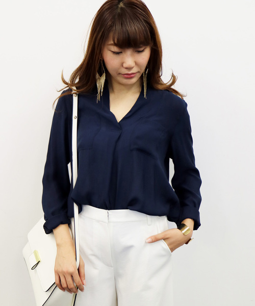 N.(N. Natural Beauty Basic)(エヌエヌナチュラルビューティーベーシック)の「ビエラブラウス フロントタック(シャツ/ブラウス・レディース・カーキ/ネイビー/ブルー系その他/ホワイト/ベージュ系その他/ピンク・MEDIUM)」の4枚目の写真
