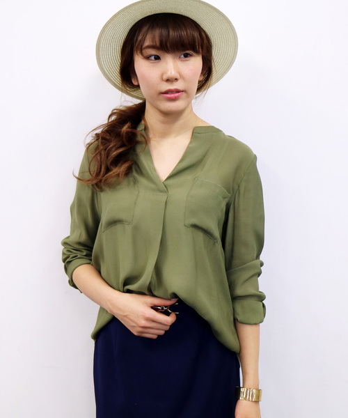N.(N. Natural Beauty Basic)(エヌエヌナチュラルビューティーベーシック)の「ビエラブラウス フロントタック(シャツ/ブラウス・レディース・カーキ/ネイビー/ブルー系その他/ホワイト/ベージュ系その他/ピンク・MEDIUM)」の3枚目の写真