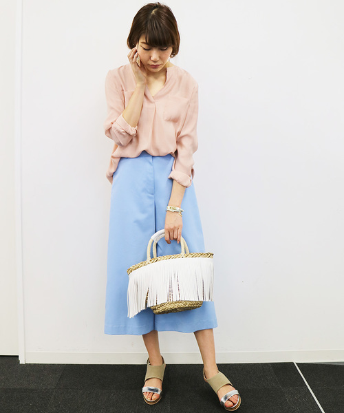 N.(N. Natural Beauty Basic)(エヌエヌナチュラルビューティーベーシック)の「ビエラブラウス フロントタック(シャツ/ブラウス・レディース・カーキ/ネイビー/ブルー系その他/ホワイト/ベージュ系その他/ピンク・MEDIUM)」の11枚目の写真