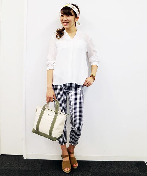 N.(N. Natural Beauty Basic)(エヌエヌナチュラルビューティーベーシック)の「ビエラブラウス フロントタック(シャツ/ブラウス・レディース・カーキ/ネイビー/ブルー系その他/ホワイト/ベージュ系その他/ピンク・MEDIUM)」の16枚目の写真