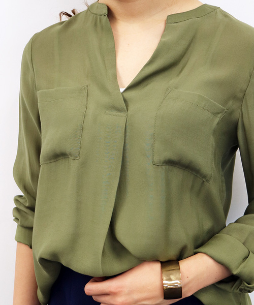 N.(N. Natural Beauty Basic)(エヌエヌナチュラルビューティーベーシック)の「ビエラブラウス フロントタック(シャツ/ブラウス・レディース・カーキ/ネイビー/ブルー系その他/ホワイト/ベージュ系その他/ピンク・MEDIUM)」の19枚目の写真