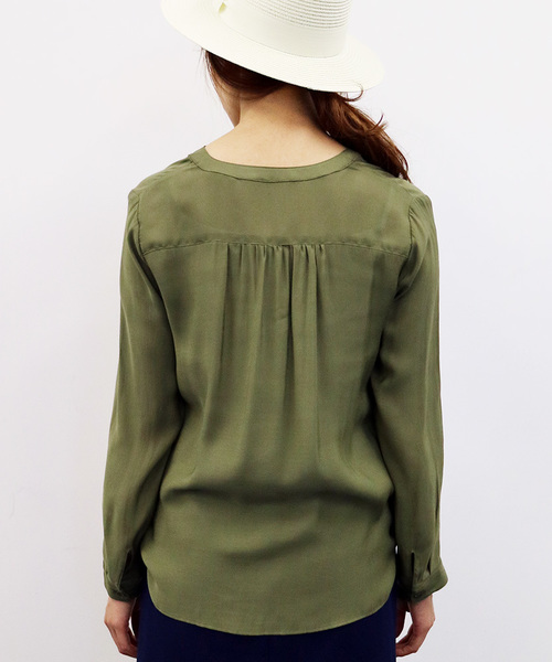 N.(N. Natural Beauty Basic)(エヌエヌナチュラルビューティーベーシック)の「ビエラブラウス フロントタック(シャツ/ブラウス・レディース・カーキ/ネイビー/ブルー系その他/ホワイト/ベージュ系その他/ピンク・MEDIUM)」の13枚目の写真