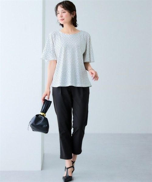 7days Life Styling(セブンデイズライフスタイリング)の「【接触冷感】カットソー素材幾何柄フレア袖ブラウス(シャツ/ブラウス・レディース・ブラック系/ホワイト系・M/L/LL/3L)」の7枚目の写真