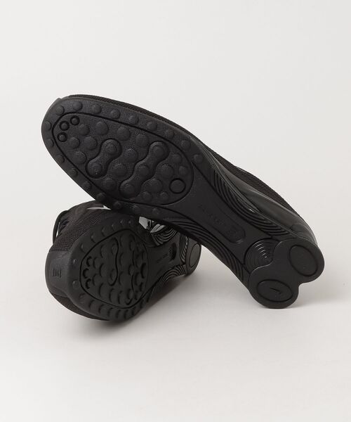 NIKE(ナイキ)の「NIKE SHOX Z HQ7540-003(スニーカー・メンズ・ブラック・27cm)」の3枚目の写真
