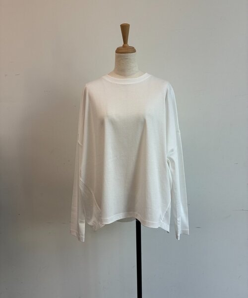 Jena espace merveilleux（ジェナ　エスパスメルヴェイユ）の「バックギャザー長袖カットソー（Tシャツ/カットソー・レディース・ライトベージュ/ブラック/オフホワイト・FREE）」の2枚目の写真