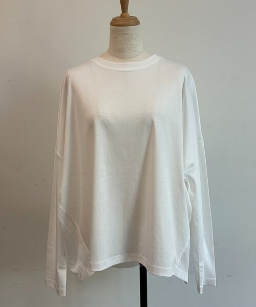 Jena espace merveilleux（ジェナ　エスパスメルヴェイユ）の「バックギャザー長袖カットソー（Tシャツ/カットソー・レディース・ライトベージュ/ブラック/オフホワイト・FREE）」の4枚目の写真