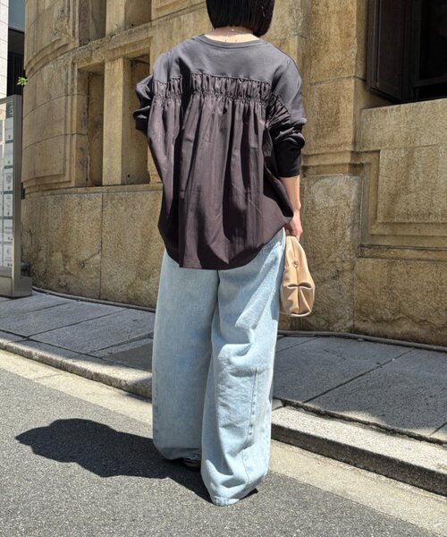Jena espace merveilleux（ジェナ　エスパスメルヴェイユ）の「バックギャザー長袖カットソー（Tシャツ/カットソー・レディース・ライトベージュ/ブラック/オフホワイト・FREE）」の11枚目の写真