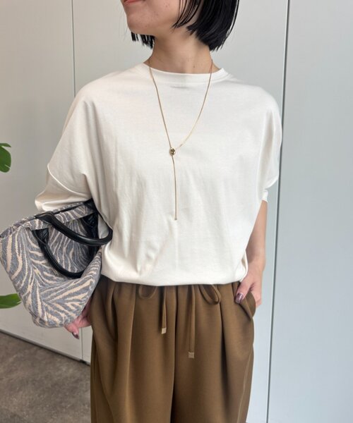Jena espace merveilleux（ジェナ　エスパスメルヴェイユ）の「バックギャザー長袖カットソー（Tシャツ/カットソー・レディース・ライトベージュ/ブラック/オフホワイト・FREE）」の19枚目の写真