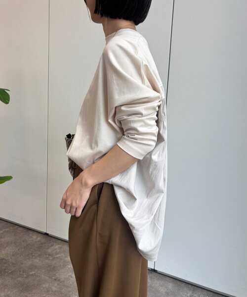 Jena espace merveilleux（ジェナ　エスパスメルヴェイユ）の「バックギャザー長袖カットソー（Tシャツ/カットソー・レディース・ライトベージュ/ブラック/オフホワイト・FREE）」の20枚目の写真