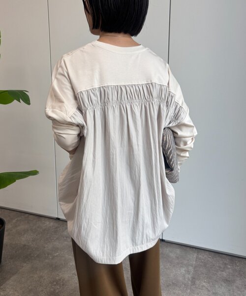 Jena espace merveilleux（ジェナ　エスパスメルヴェイユ）の「バックギャザー長袖カットソー（Tシャツ/カットソー・レディース・ライトベージュ/ブラック/オフホワイト・FREE）」の21枚目の写真