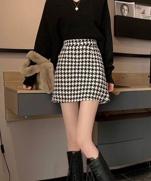 Flugge(フラッジー)の「千鳥柄台形ミニスカート(スカート・レディース・ブラウン/ブラック・LARGE/MEDIUM)」の3枚目の写真