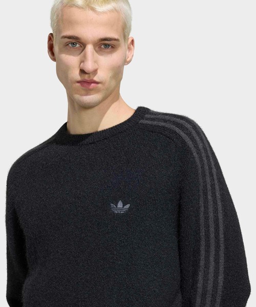 adidas(アディダス)の「スリーストライプス フラッフィー ニット クルー スウェットシャツ / トレーナー / アディダスオリジナルス adidas Originals(スウェット・メンズ・ブラック・X-LARGE/LARGE/3XL/XX-LARGE/SMALL/MEDIUM/X-SMALL)」の2枚目の写真