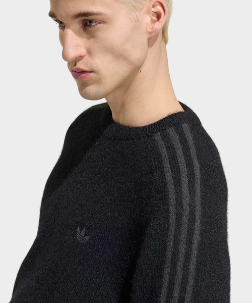 adidas(アディダス)の「スリーストライプス フラッフィー ニット クルー スウェットシャツ / トレーナー / アディダスオリジナルス adidas Originals(スウェット・メンズ・ブラック・X-LARGE/LARGE/3XL/XX-LARGE/SMALL/MEDIUM/X-SMALL)」の3枚目の写真