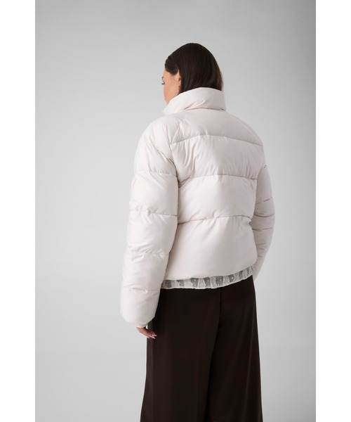 Guess(ゲス)の「MARIKA Cozy Puffer ジャケット 中綿ジャケット(ダウンジャケット/コート・レディース・ブラック/ホワイト系その他・X-SMALL/LARGE/MEDIUM/SMALL)」の3枚目の写真