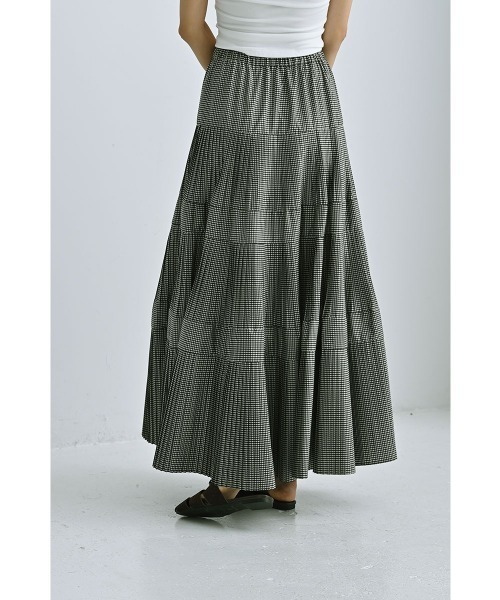 marjour(マージュール)の「TAFFETA CHECK TIERED SKIRT(スカート・レディース・ブラック・M)」の2枚目の写真
