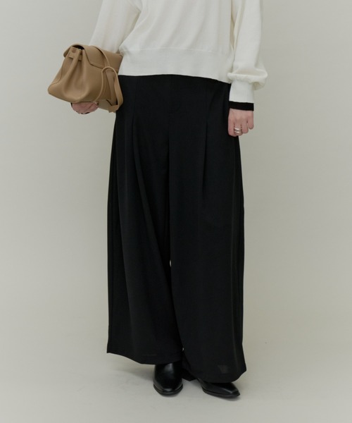 Plumel(プルメル)の「Crepe Jersey Cocoon Wide Pants / カットジョーゼットコクーンパンツ(スラックス・レディース・ブラウン/ブラック・MEDIUM/LARGE)」の3枚目の写真