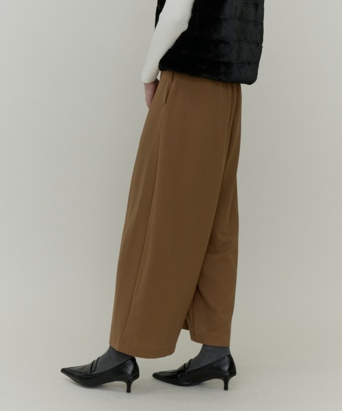Plumel(プルメル)の「Crepe Jersey Cocoon Wide Pants / カットジョーゼットコクーンパンツ(スラックス・レディース・ブラウン/ブラック・MEDIUM/LARGE)」の10枚目の写真