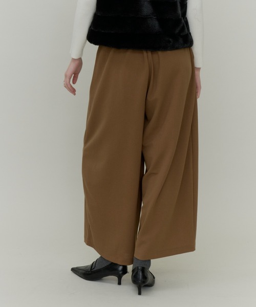 Plumel(プルメル)の「Crepe Jersey Cocoon Wide Pants / カットジョーゼットコクーンパンツ(スラックス・レディース・ブラウン/ブラック・MEDIUM/LARGE)」の11枚目の写真
