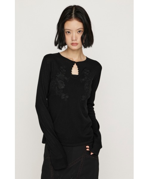 SLY(スライ)の「FLOWER EMBROIDERY HG TOPS フラワーエンブロイダリーハイゲージトップス 秋服(ニット/セーター・レディース・ホワイト/ブラック・FREE)」の11枚目の写真
