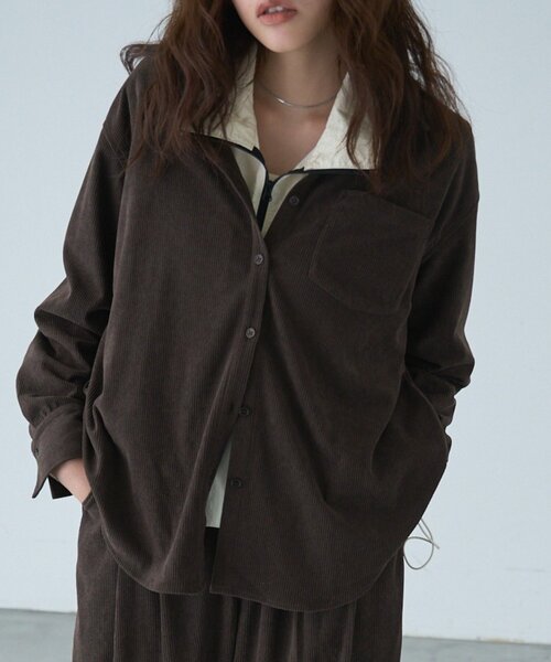 COLONY 2139(コロニートゥーワンスリーナイン)の「セットアップ/秋服 コーデュロイシャツ(シャツ/ブラウス・レディース・ピンク/ブラウン/チャコールグレー・FREE)」の2枚目の写真