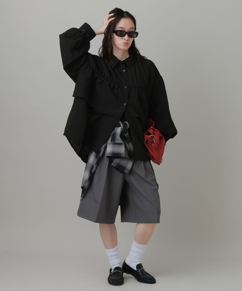 LAKOLE(ラコレ)の「ツータックハーフパンツ / 1057787(その他パンツ・レディース・ブラウン/ブラック/グレー・MEDIUM/LARGE)」の4枚目の写真