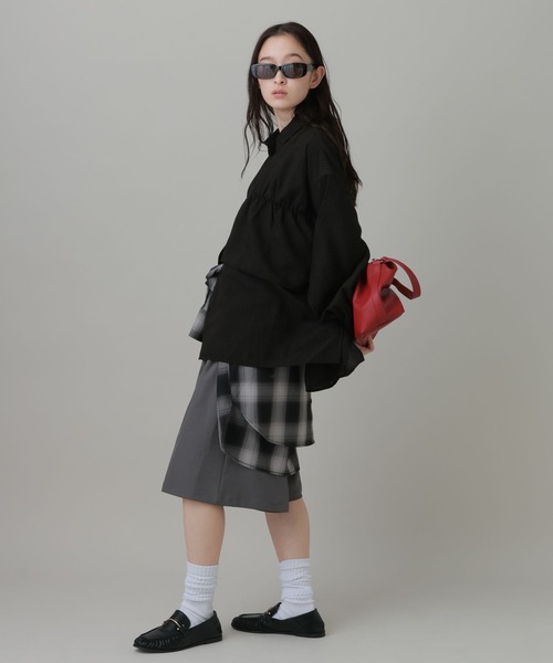LAKOLE(ラコレ)の「ツータックハーフパンツ / 1057787(その他パンツ・レディース・ブラウン/ブラック/グレー・MEDIUM/LARGE)」の5枚目の写真