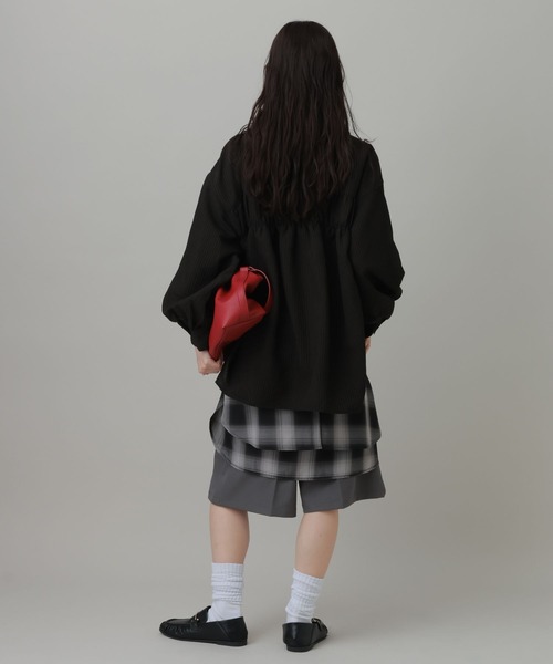 LAKOLE(ラコレ)の「ツータックハーフパンツ / 1057787(その他パンツ・レディース・ブラウン/ブラック/グレー・MEDIUM/LARGE)」の6枚目の写真