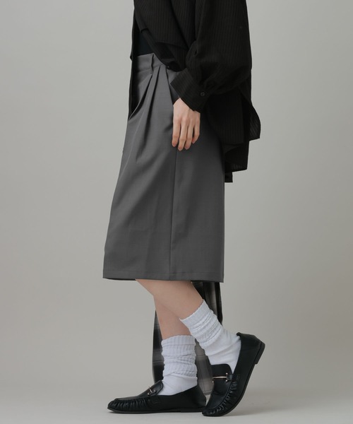 LAKOLE(ラコレ)の「ツータックハーフパンツ / 1057787(その他パンツ・レディース・ブラウン/ブラック/グレー・MEDIUM/LARGE)」の8枚目の写真