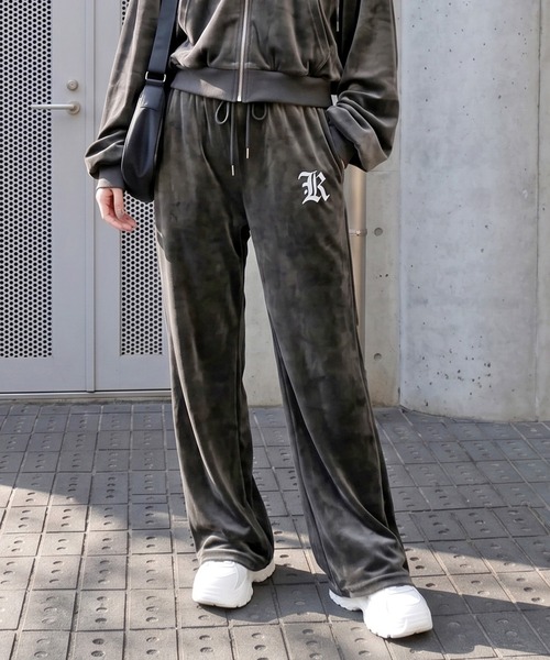 FUN(ファン)の「ベロアフレアパンツ(その他パンツ・レディース・ブラウン/ブラック/ピンク・M/S)」の3枚目の写真