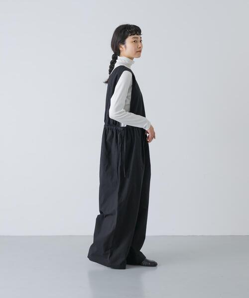 かぐれ(カグレ)の「『2サイズ展開』サイドギャザーサロペット(サロペット/オーバーオール・レディース・ブラック・0/1)」の1枚目の写真